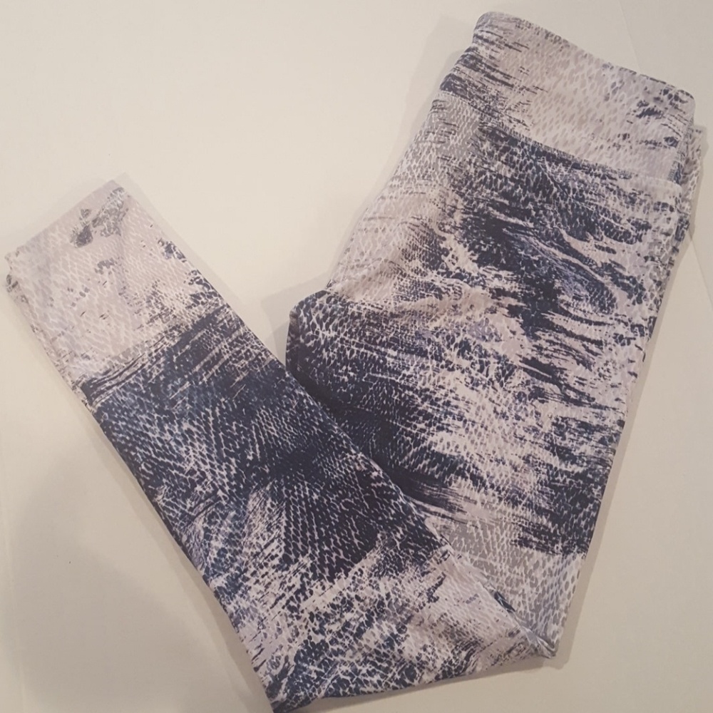 Fabletics Blue Exercise pants Size Medium